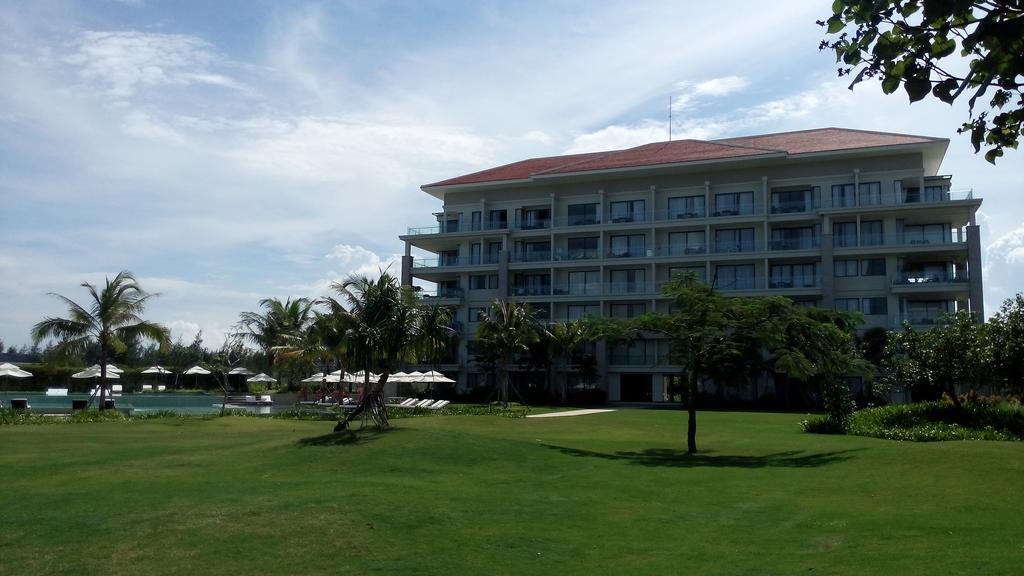 Ocean Apartment Spa & Golf Danang Exterior photo