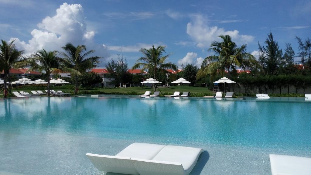 Ocean Apartment Spa & Golf Danang Exterior photo