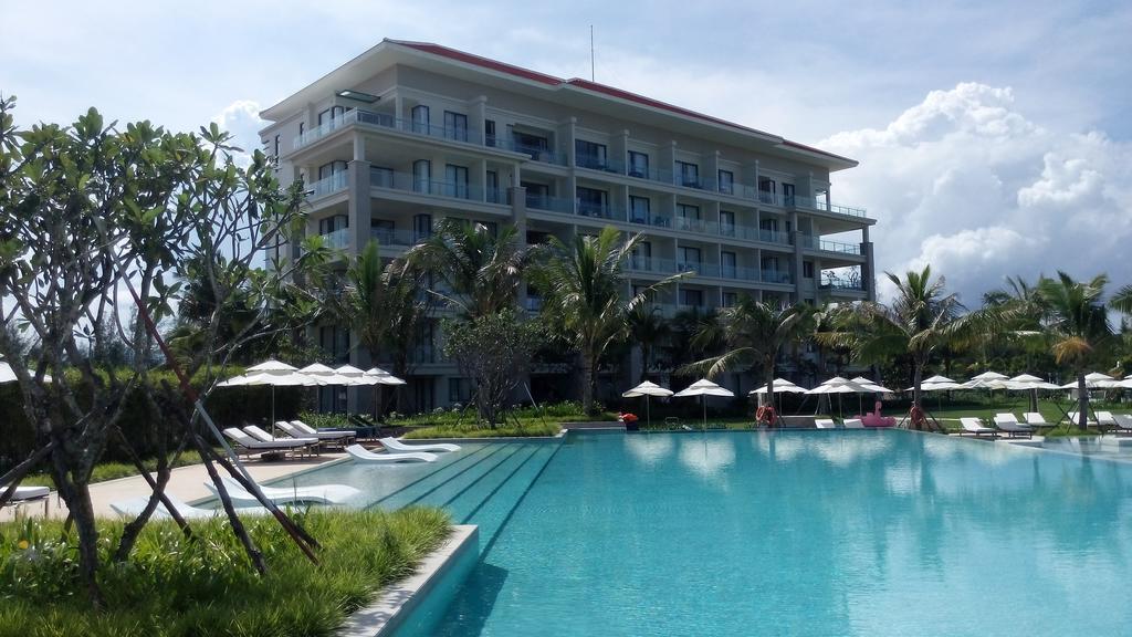 Ocean Apartment Spa & Golf Danang Exterior photo